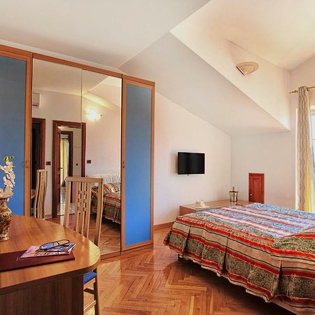 Villa Sveta Eufemija - Bed And Breakfast Ровінь Екстер'єр фото