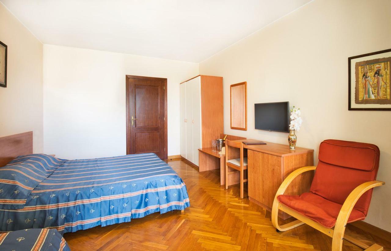 Villa Sveta Eufemija - Bed And Breakfast Ровінь Екстер'єр фото