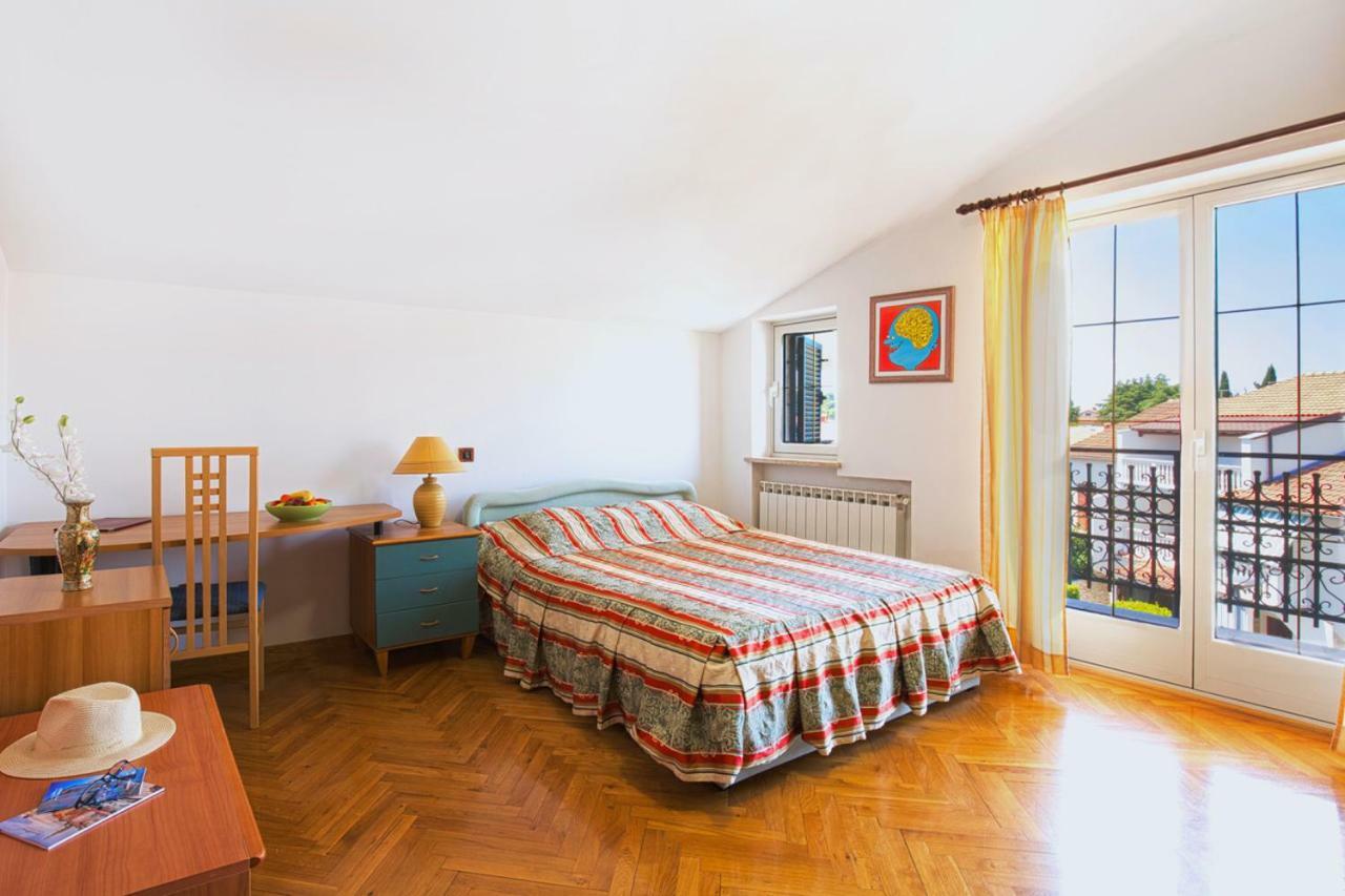 Villa Sveta Eufemija - Bed And Breakfast Ровінь Екстер'єр фото